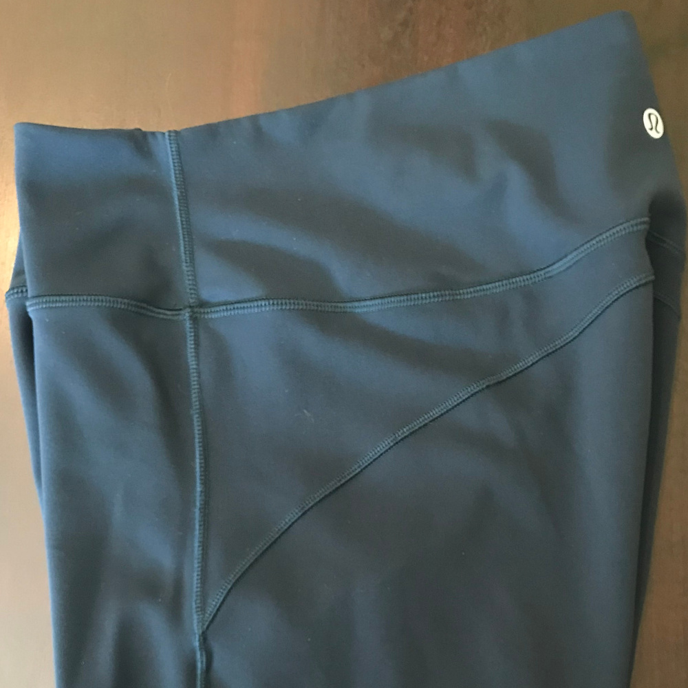 Lululemon - In Movement 7/8 Tight - Teal - Size 10